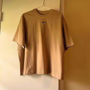 Nike women’s cropped tee, size large, tan